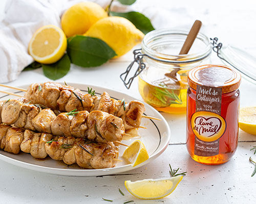 Brochettes de poulet marinées au miel de châtaignier Lune de Miel®